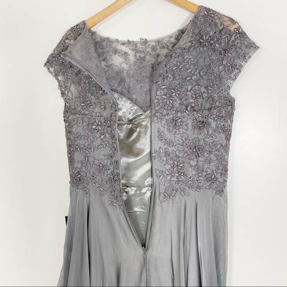 LA FEMME Lace & Satin A-Line Crystal Bodice Formal Evening Gown Size 10 - Picture 9 of 10